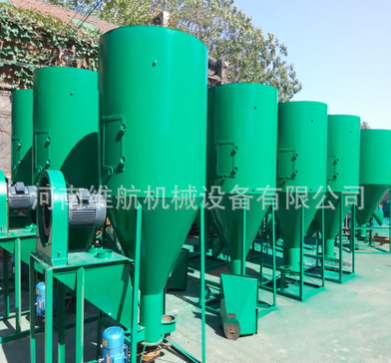 現(xiàn)貨供應(yīng)立式飼料攪拌機(jī) 養(yǎng)豬飼料攪拌機(jī) 自吸式飼料粉碎攪拌機(jī)