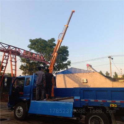 輕卡車(chē)安裝小型隨車(chē)吊機(jī) 貨車(chē)加裝小型折臂吊 吊臂可以折疊的吊機(jī)