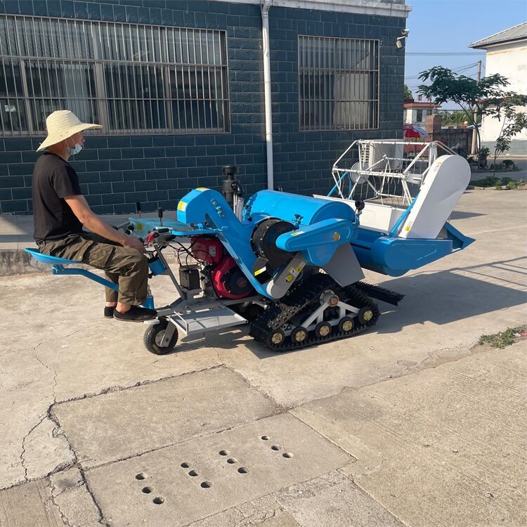 鑫農(nóng)-15馬力小型水稻小麥聯(lián)合收割機 自動裝袋割茬低 輕便耐用