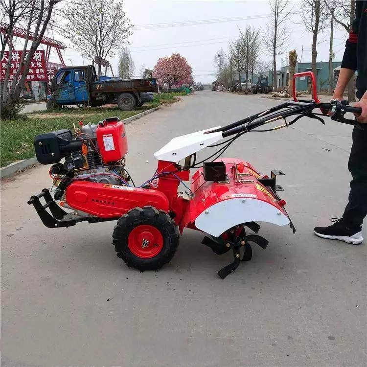 小型汽油四驅(qū)除草旋耕機 新款開荒打田翻土機 兩驅(qū)農(nóng)用微耕機