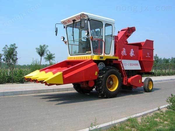 飛象牌4YZ-3型不對行玉米聯(lián)合收割機