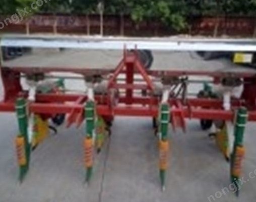 河?xùn)|雄風(fēng)2BFM-3A玉米免耕施肥播種機
