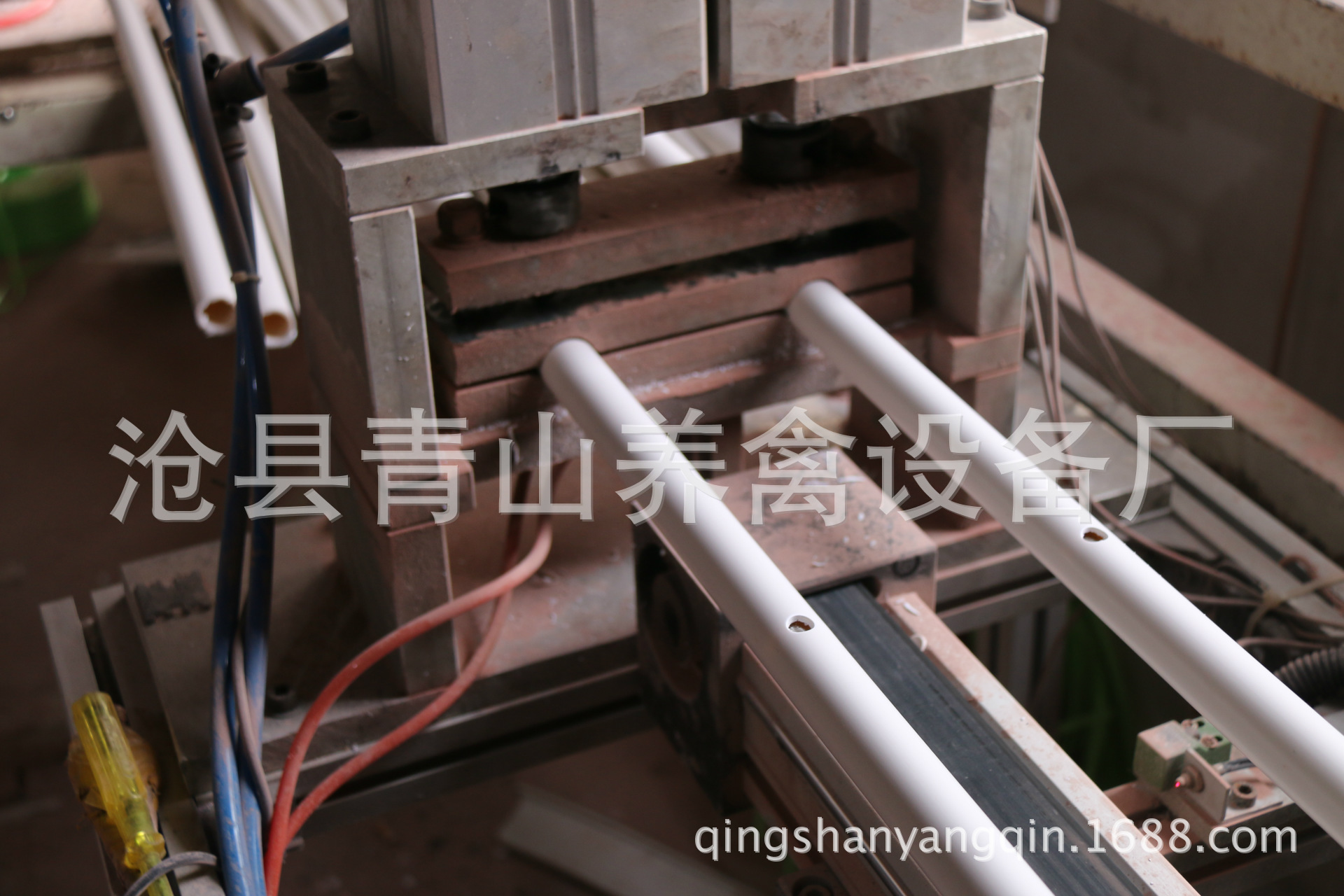 供應養(yǎng)雞水線 全自動養(yǎng)雞水線 肉雞養(yǎng)殖設備 平養(yǎng)雞料線 水線